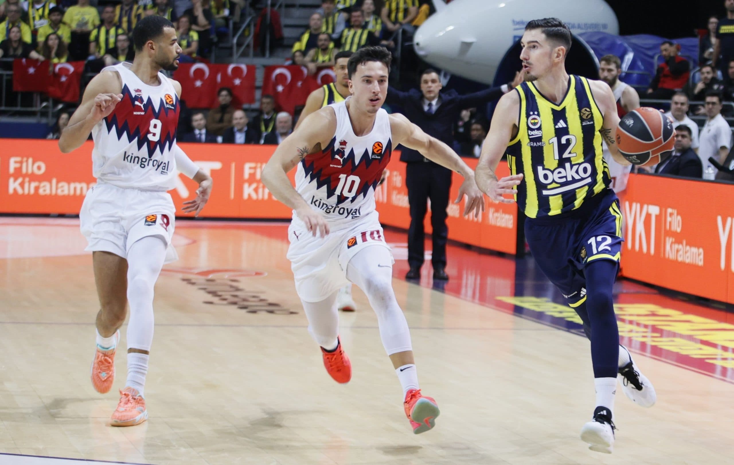 Nando De Colo ultra efficace pour aider le Fenerbahçe à revenir en tête de l’EuroLeague