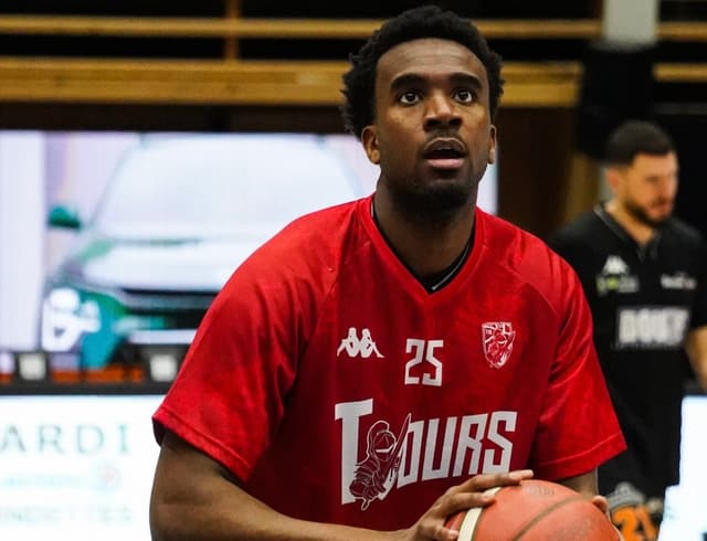 Anthony Andremont file à Besançon