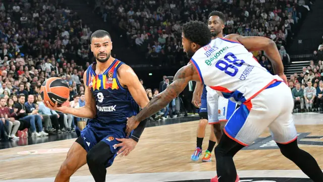 L’ASVEL s’éloigne de la dernière place en battant l’Anadolu Efes Istanbul