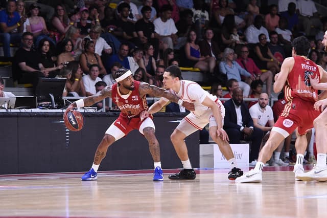 Strasbourg se venge de Chalon et décroche le dernier billet pour les playoffs de Betclic ELITE !