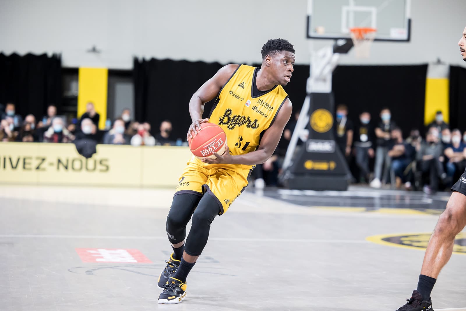 Jean-Michel Mipoka renforce Orléans