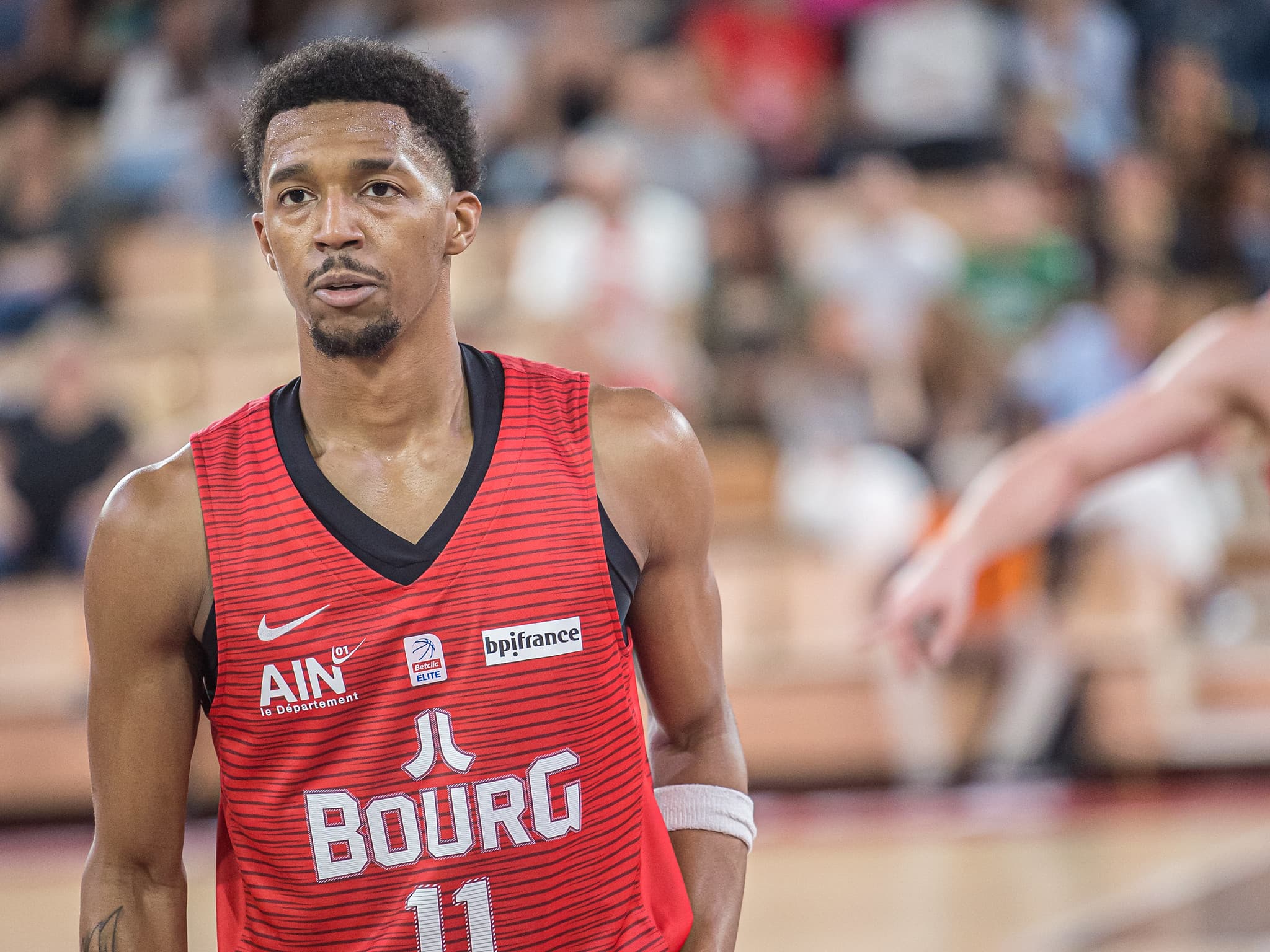 Avec caractère, la JL Bourg résiste à Cluj