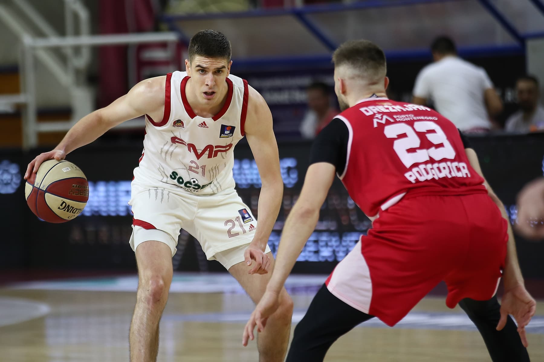 Luka Asceric passe de Belgrade à Novi Sad