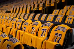 Les Los Angeles Lakers changent de sponsor maillot