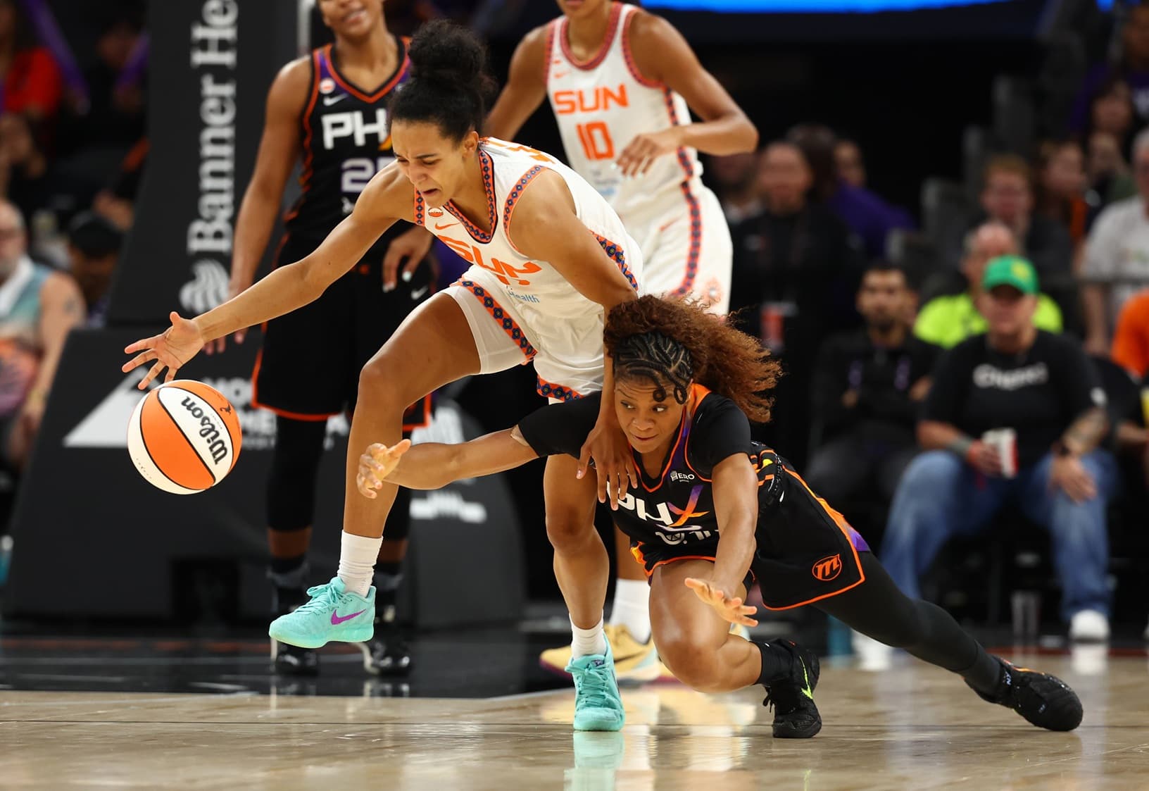 Leïla Lacan établit son record en WNBA et propulse le Connecticut Sun face au Phoenix Mercury