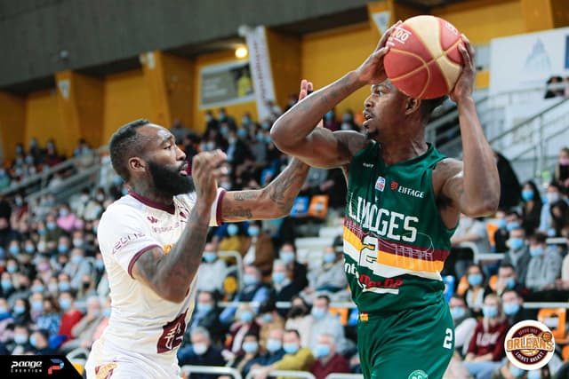 Gerry Blakes file à… Saint-Vallier !