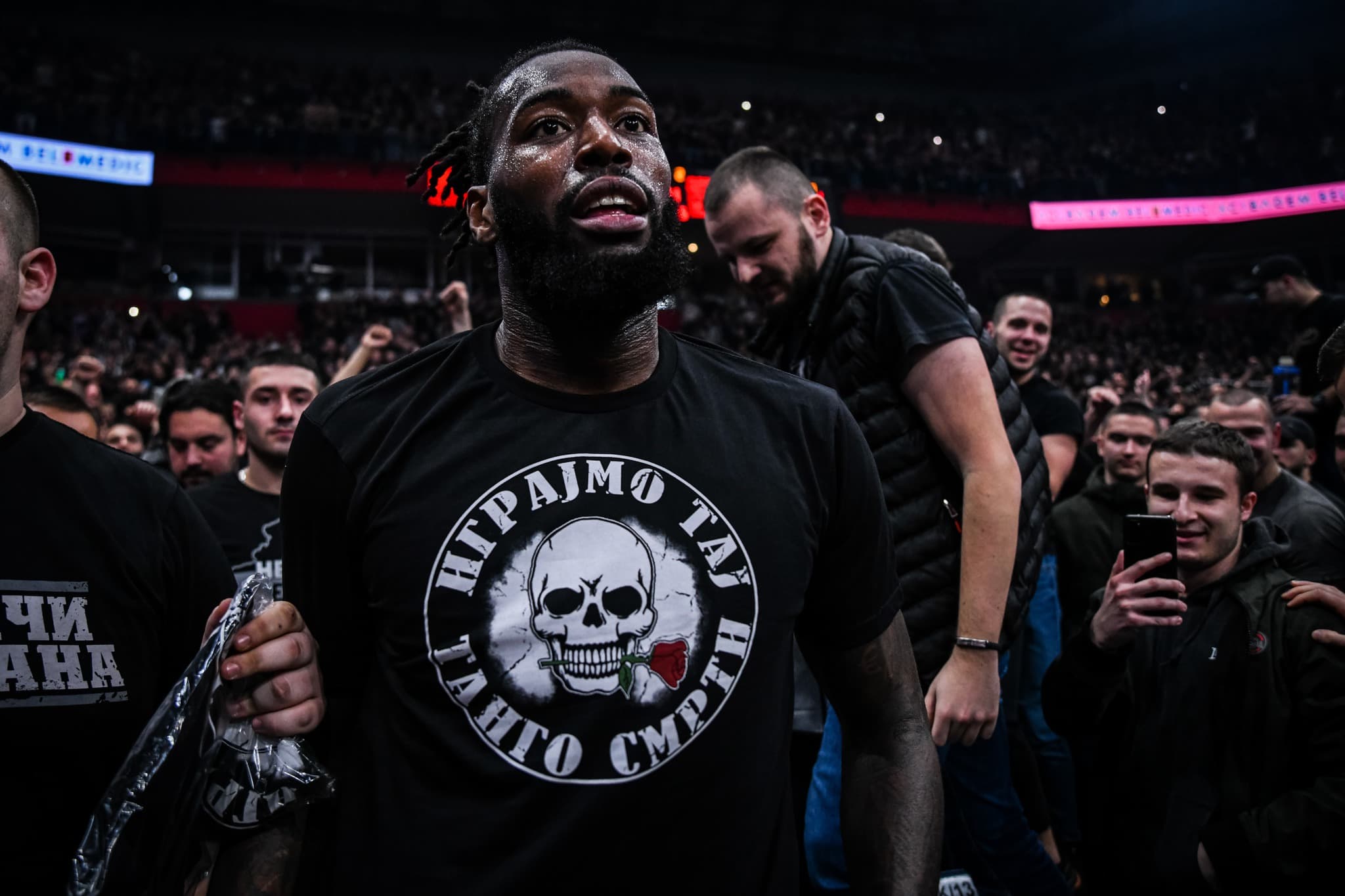 L’Étoile Rouge de Belgrade menace Mathias Lessort de poursuites pénales et exige sa suspension jusqu’à la fin de la saison