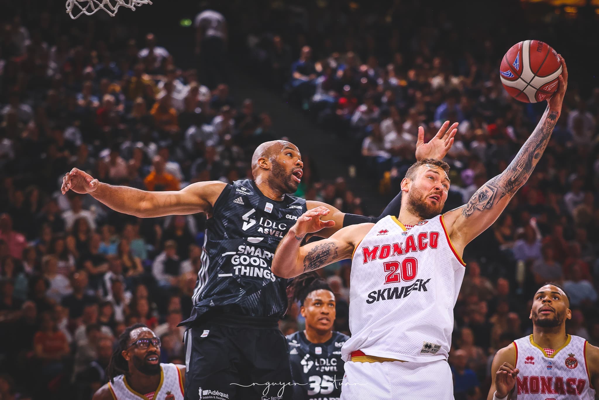 Deux ans de plus pour Donatas Motiejunas à Monaco