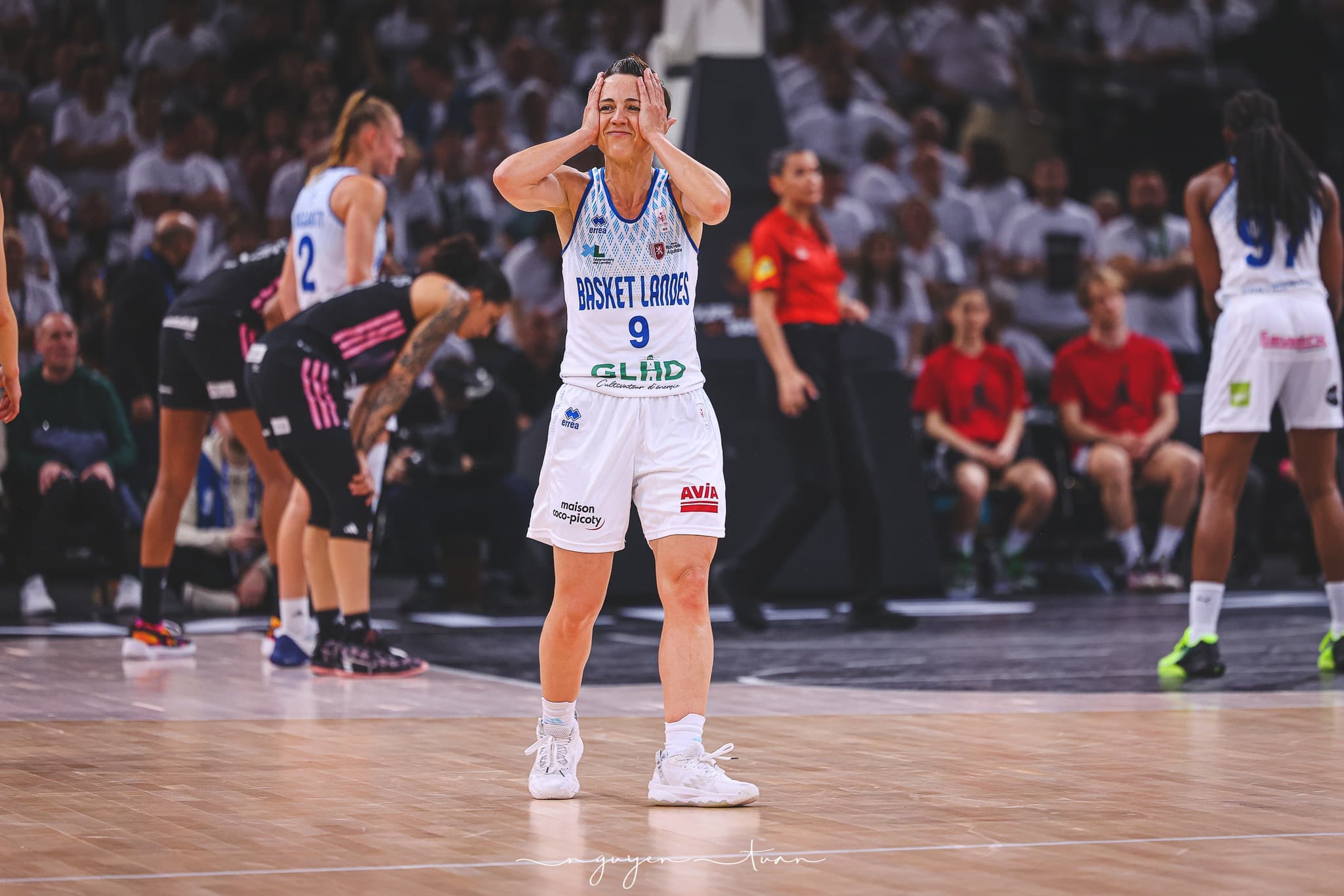 « Cette fois-ci, j’arrête » : les (énièmes) adieux de Céline Dumerc, légende du basket français