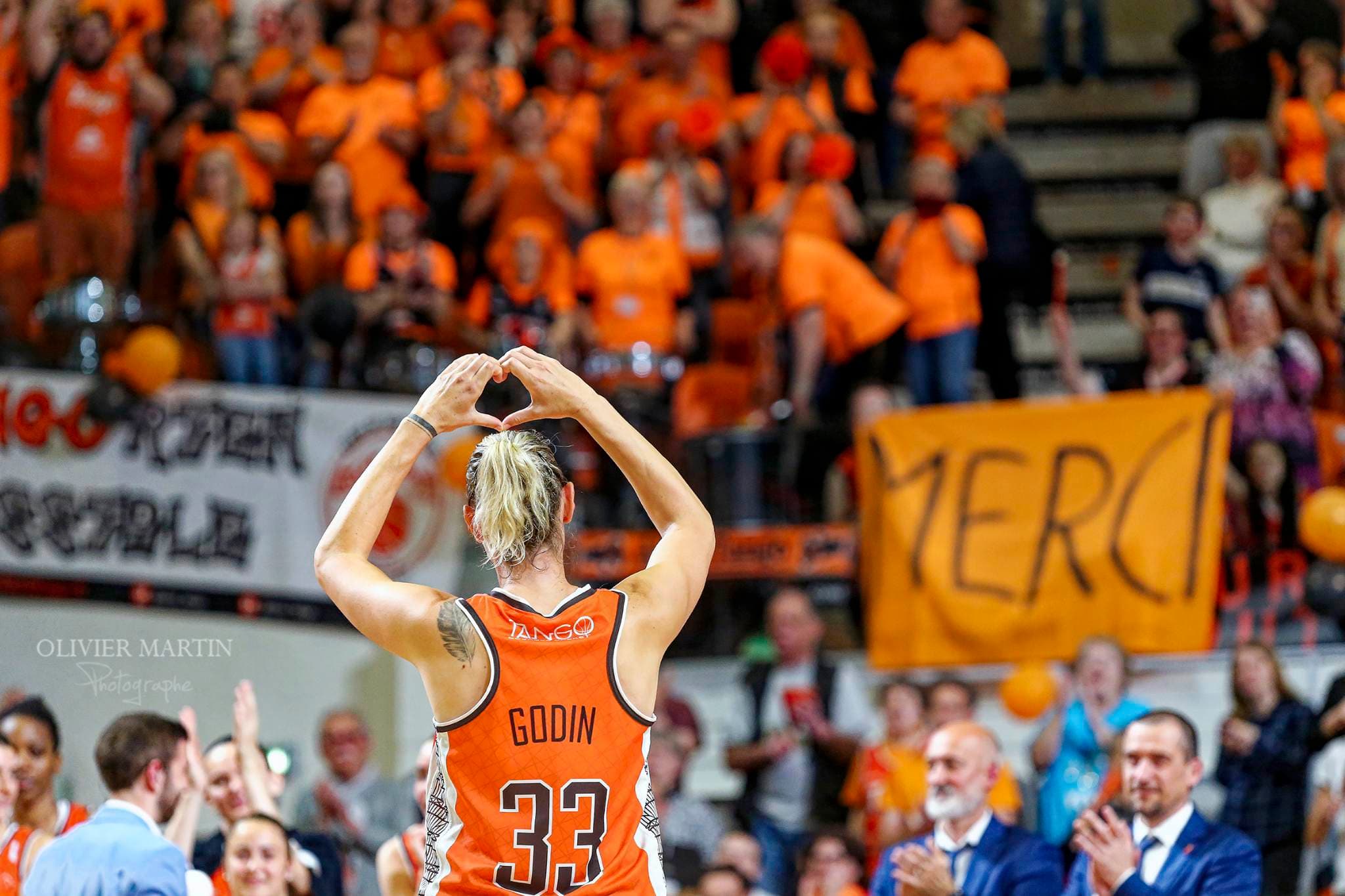 Bourges va retirer le maillot d’Élodie Godin