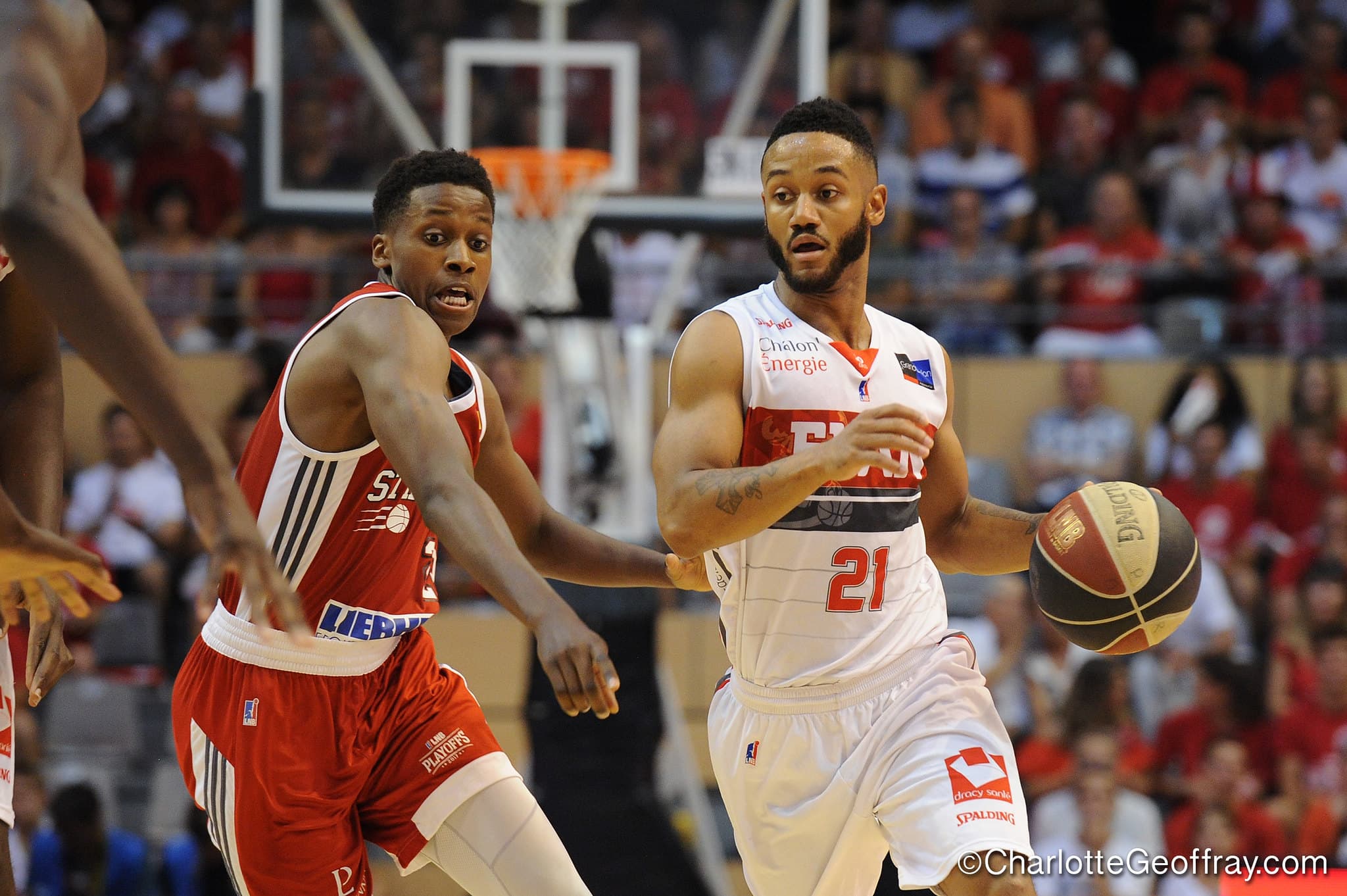 « Tu nous as pris pour le Real Madrid ou quoi ?! » : comment le HTV a réussi à signer… John Roberson !