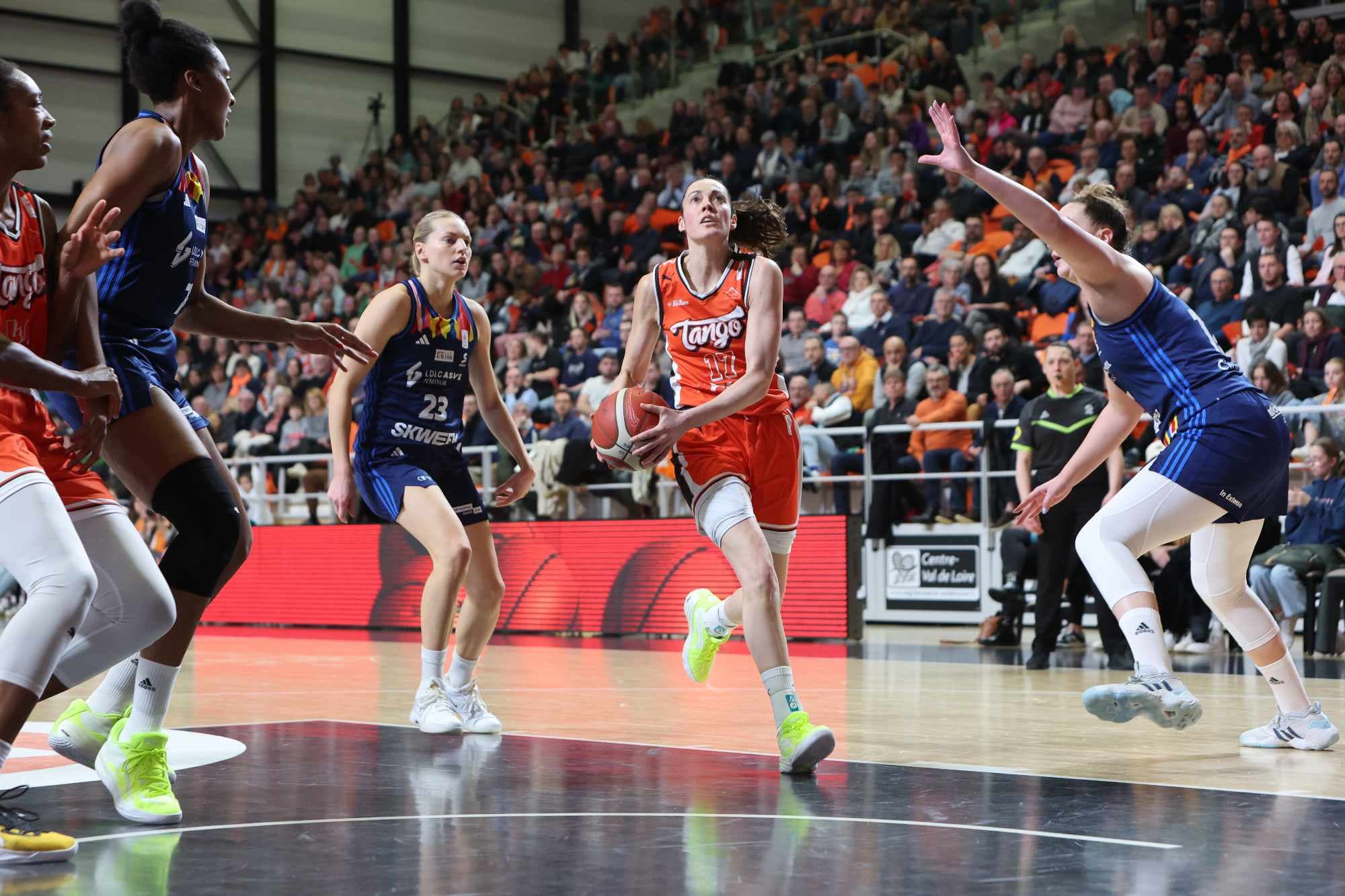Bourges s’adjuge le choc contre l’ASVEL, l’inattendue Garance Rabot offre une victoire surprise au BLMA