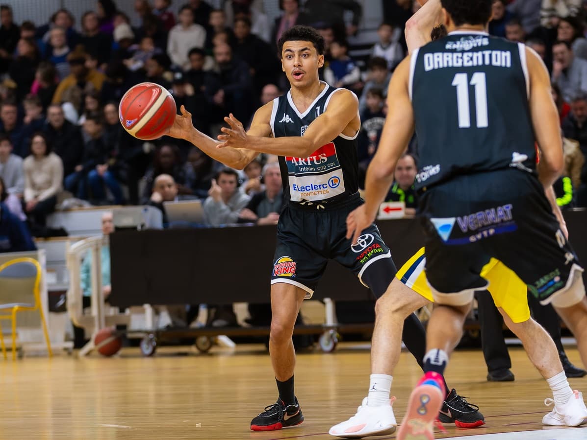 Tours surpris à domicile par Tarbes-Lourdes, la course à la poule haute plus serrée que jamais