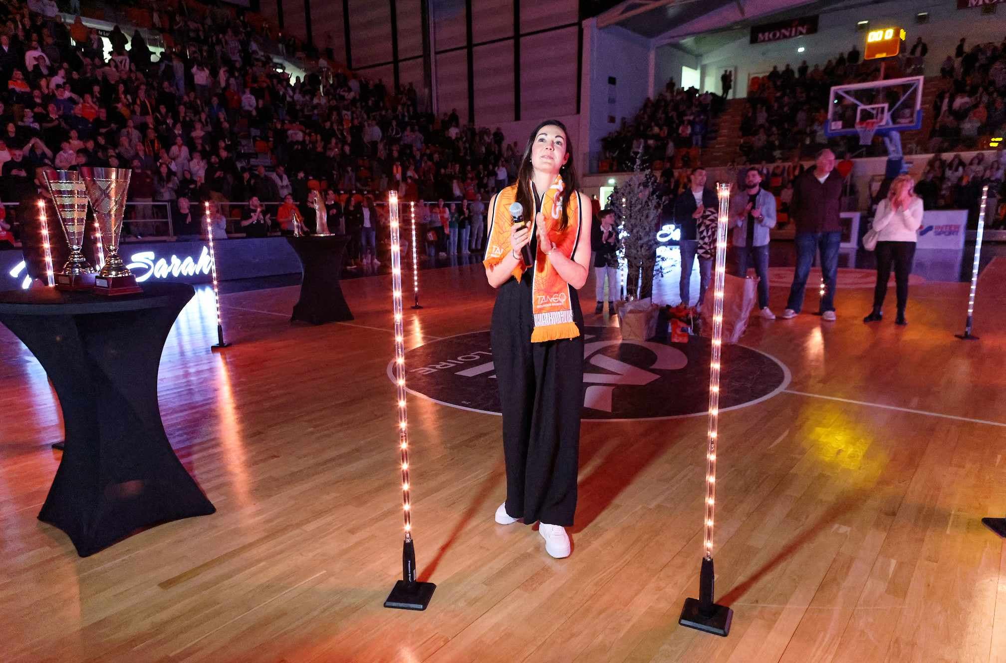 Soirée rêvée à Bourges : une correction pour Basket Landes, un maillot retiré pour Sarah Michel-Boury
