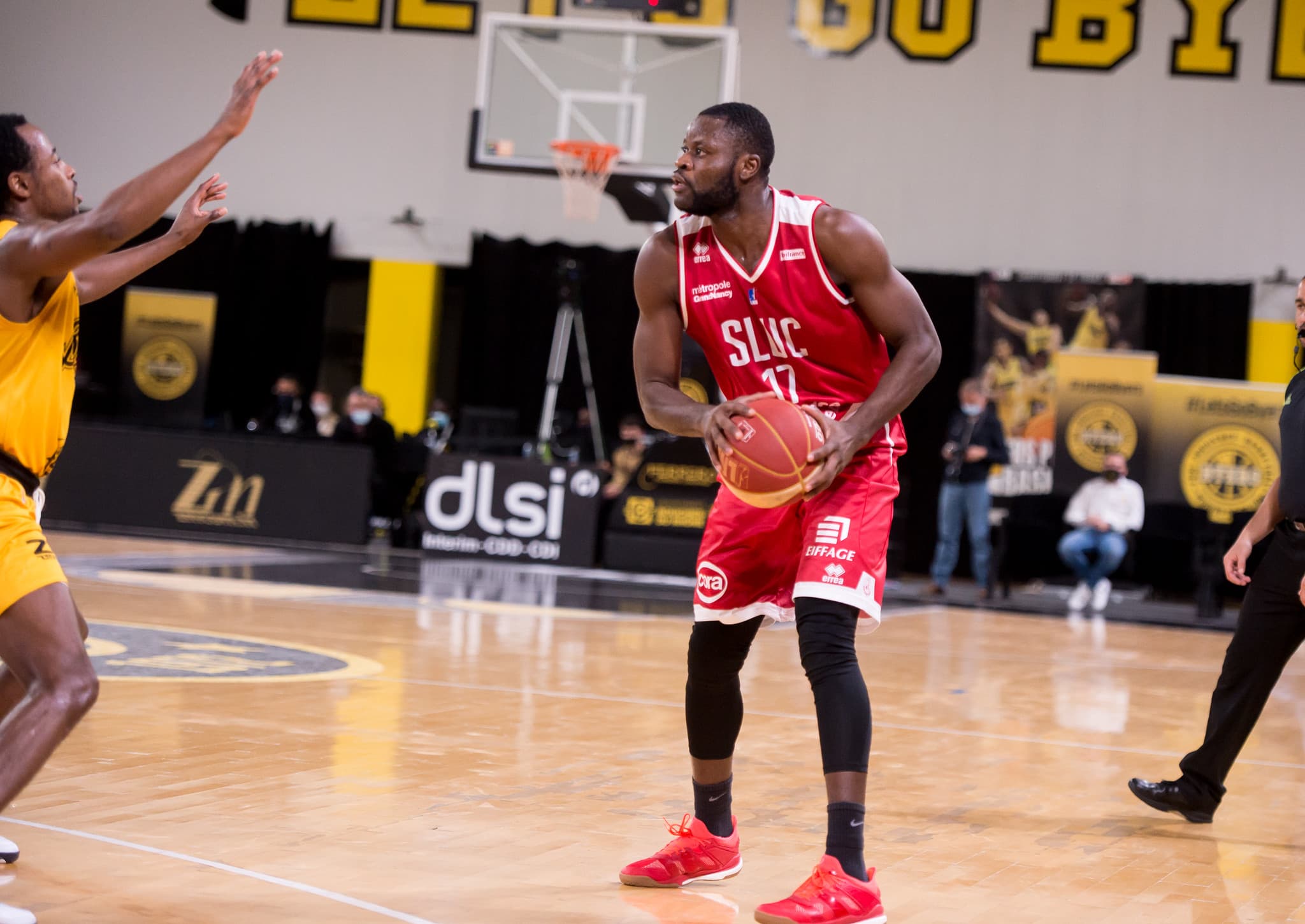 Charles Nkaloulou passe de Nancy à Saint-Vallier