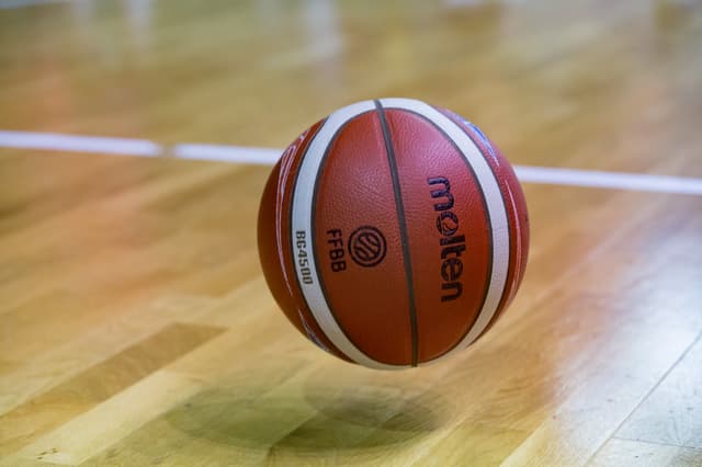 Situation de crise dans un club de NF1 : des salaires impayés à l’ASVEL VBF