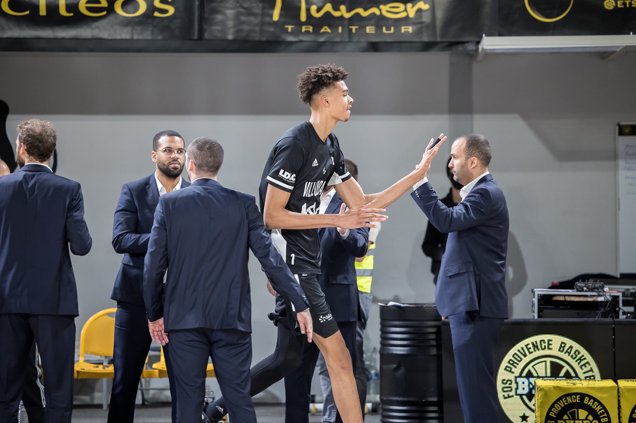 T.J. Parker : « Victor Wembanyama a pris une bonne décision pour son avenir »