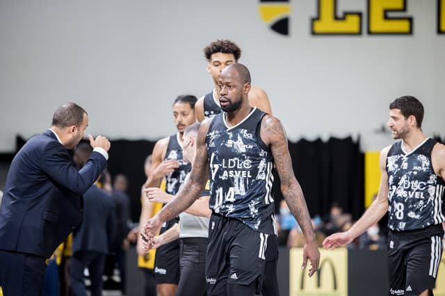 Après une grande carrière européenne, James Gist file en Uruguay