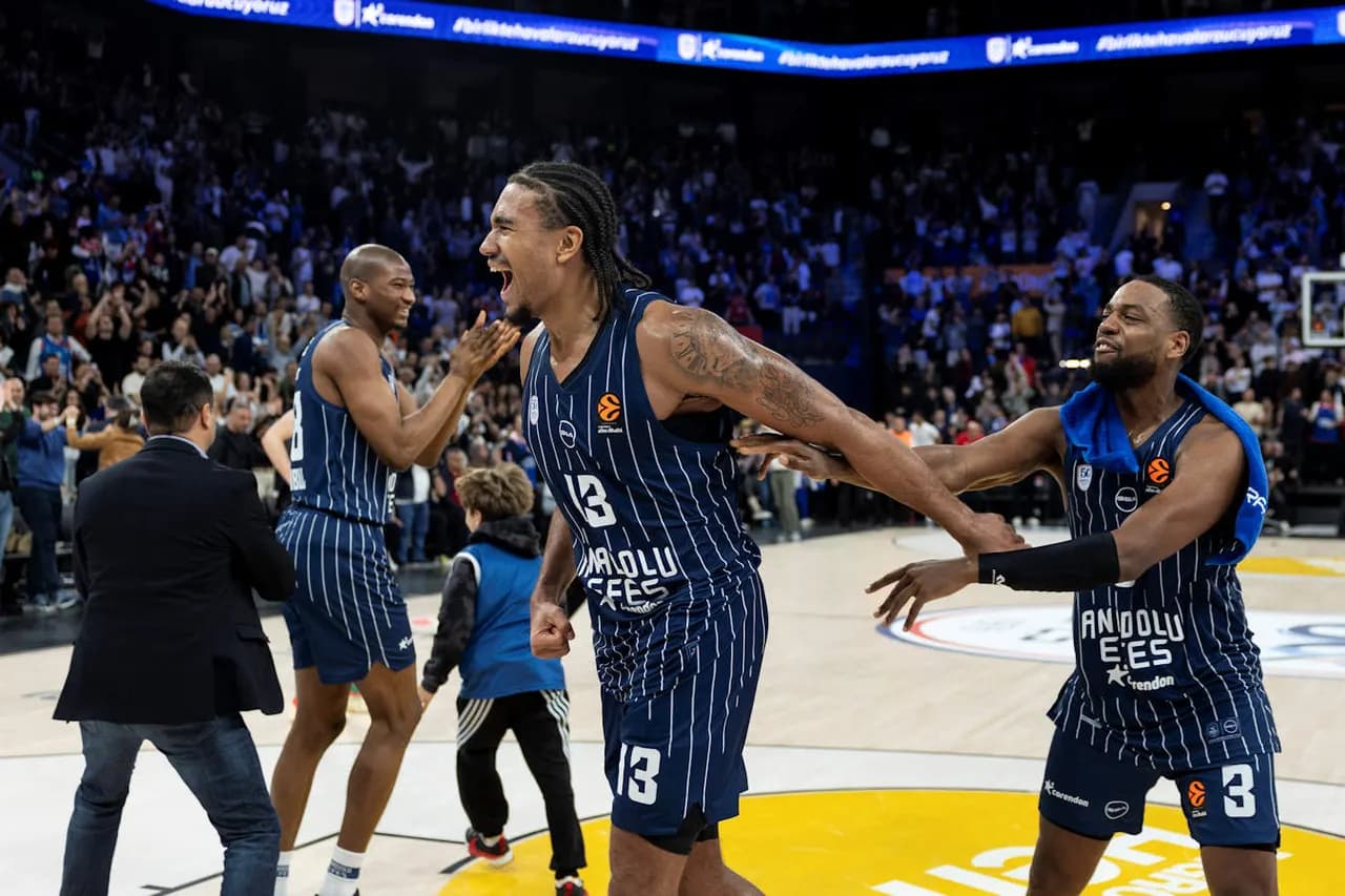 Brice Dessert : le rempart de l’Anadolu Efes a sorti les barbelés