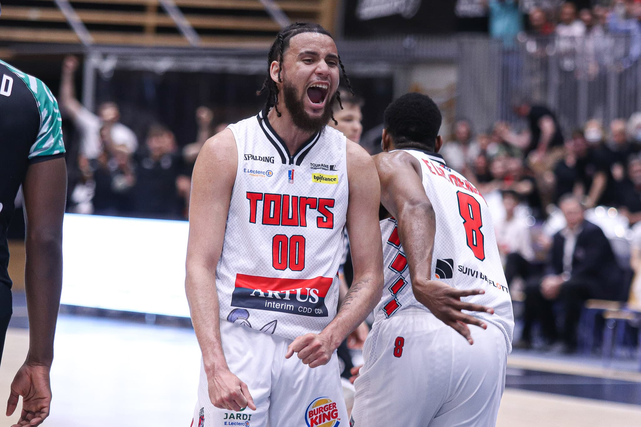 Tours rappelle Jayson Tchicamboud et renvoie Jakub Schenk en Pologne