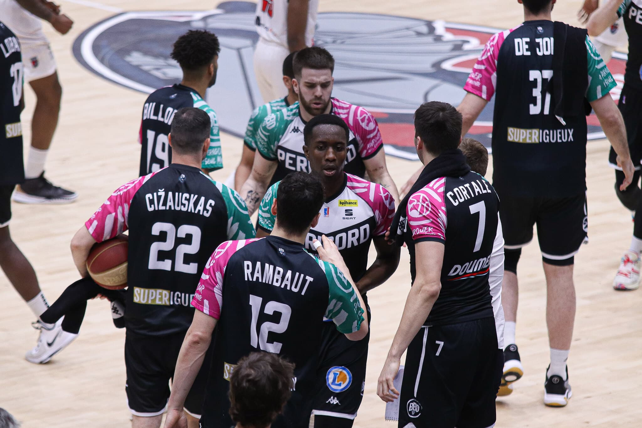 Boulazac officialise le départ de huit de ses joueurs