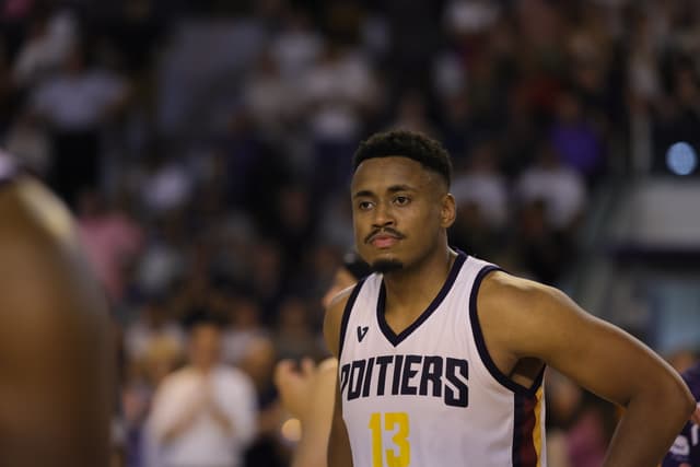 Jim Seymour prolonge avec Poitiers