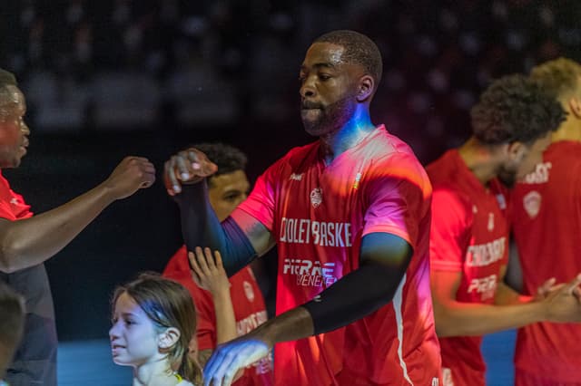 O.D. Anosike tente un retour en Turquie