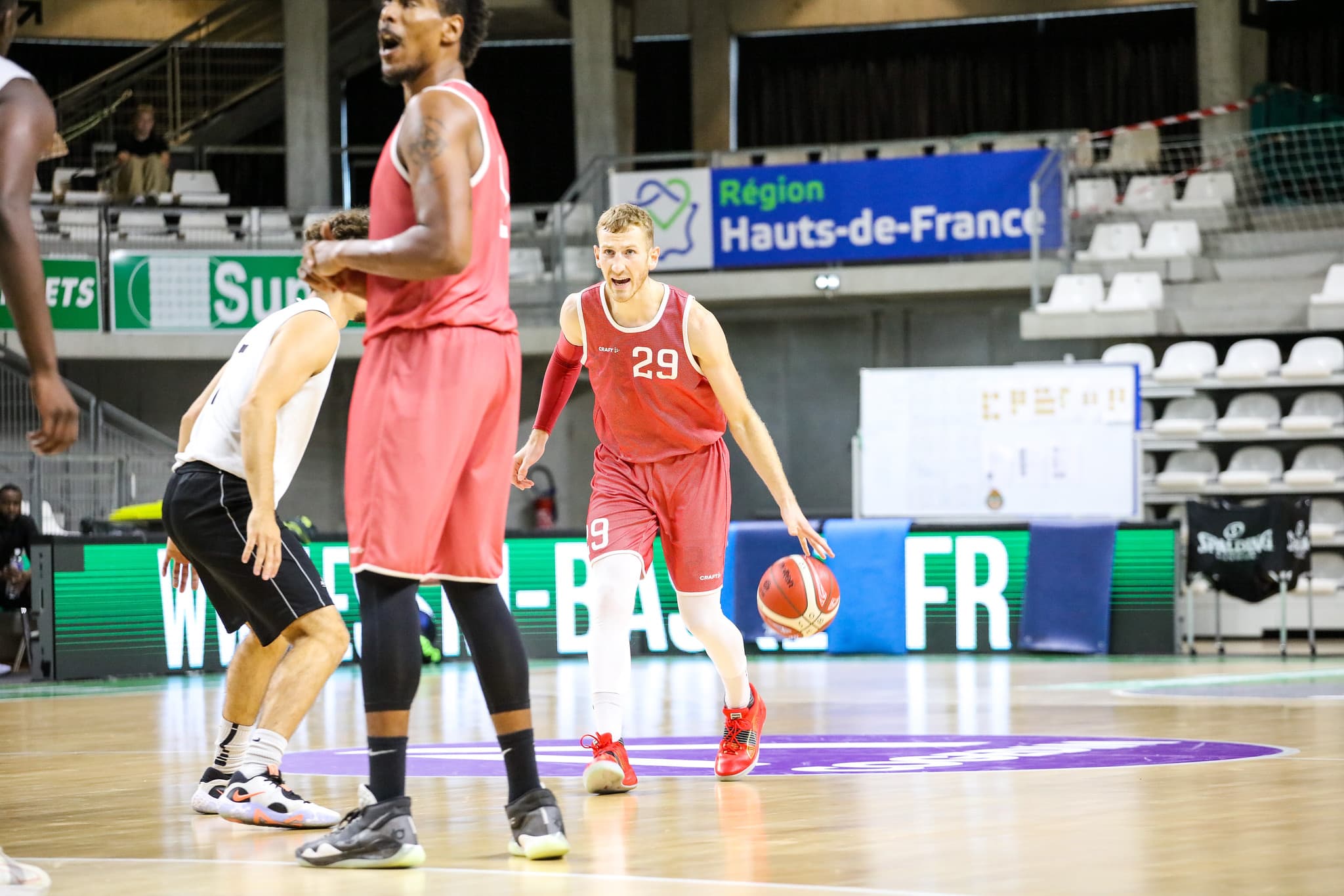 La surprise Besançon, le promu Loon Plage en tête !