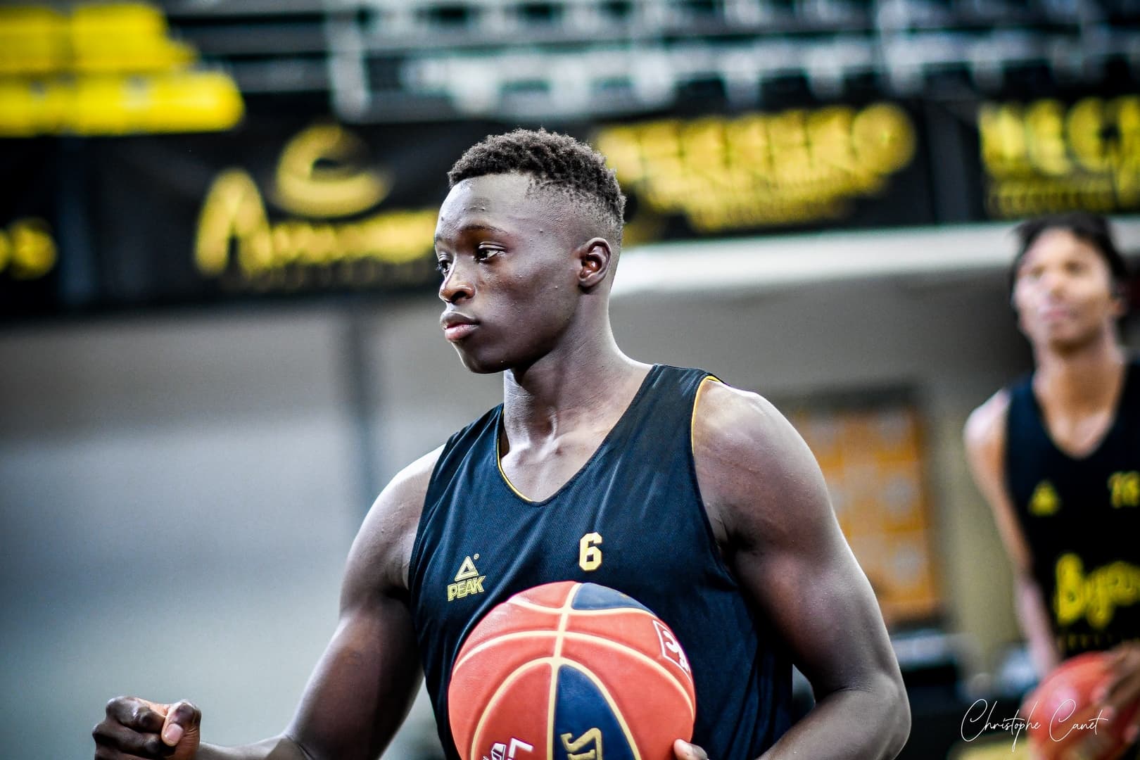 Tours au complet avec Ousmane Kaba