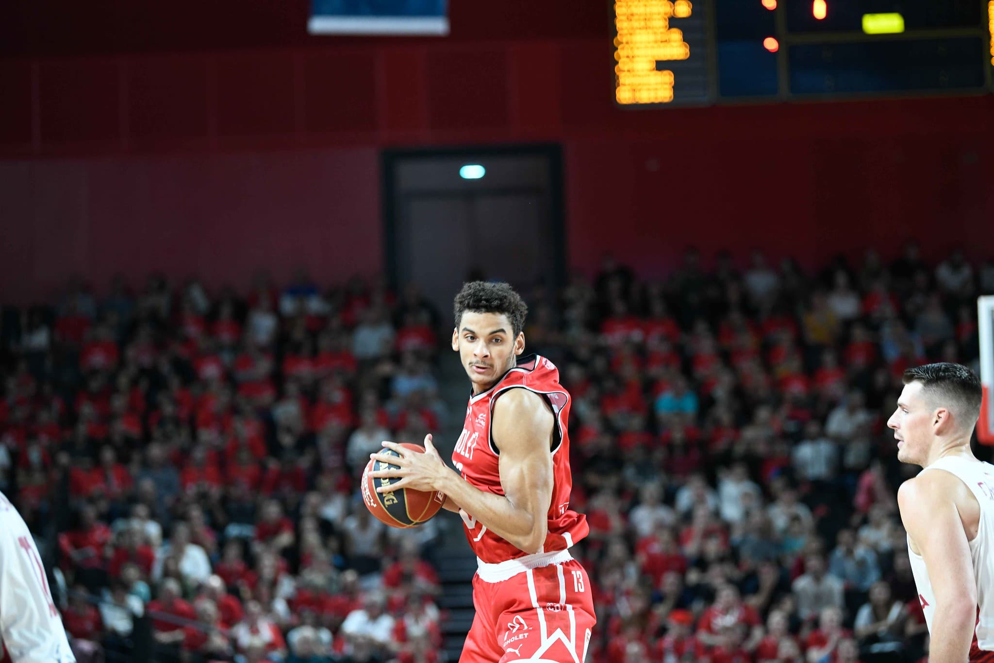 Neal Sako (Cholet Basket) fait le point avant le début de la saison : « Il vaut mieux prendre le temps de récupérer les troupes au complet »