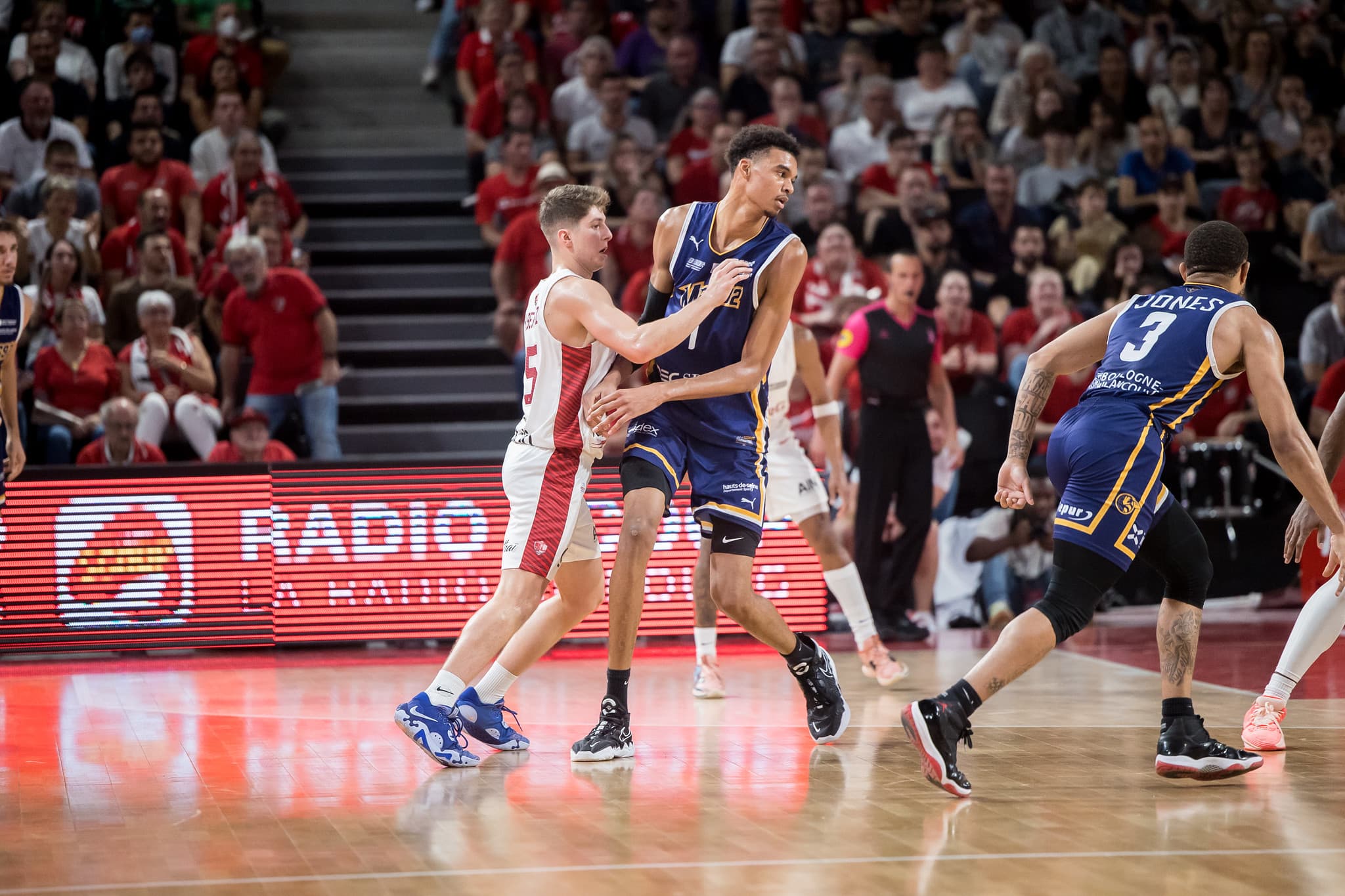 La LNB refuse de reverser une partie des droits NBA aux clubs, les Mets s’estiment lésés
