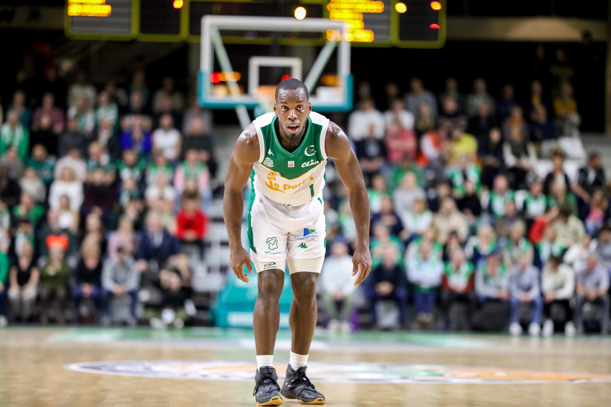 Charles Noé Abouo, basketteur – écrivain : bien manger pour mieux jouer