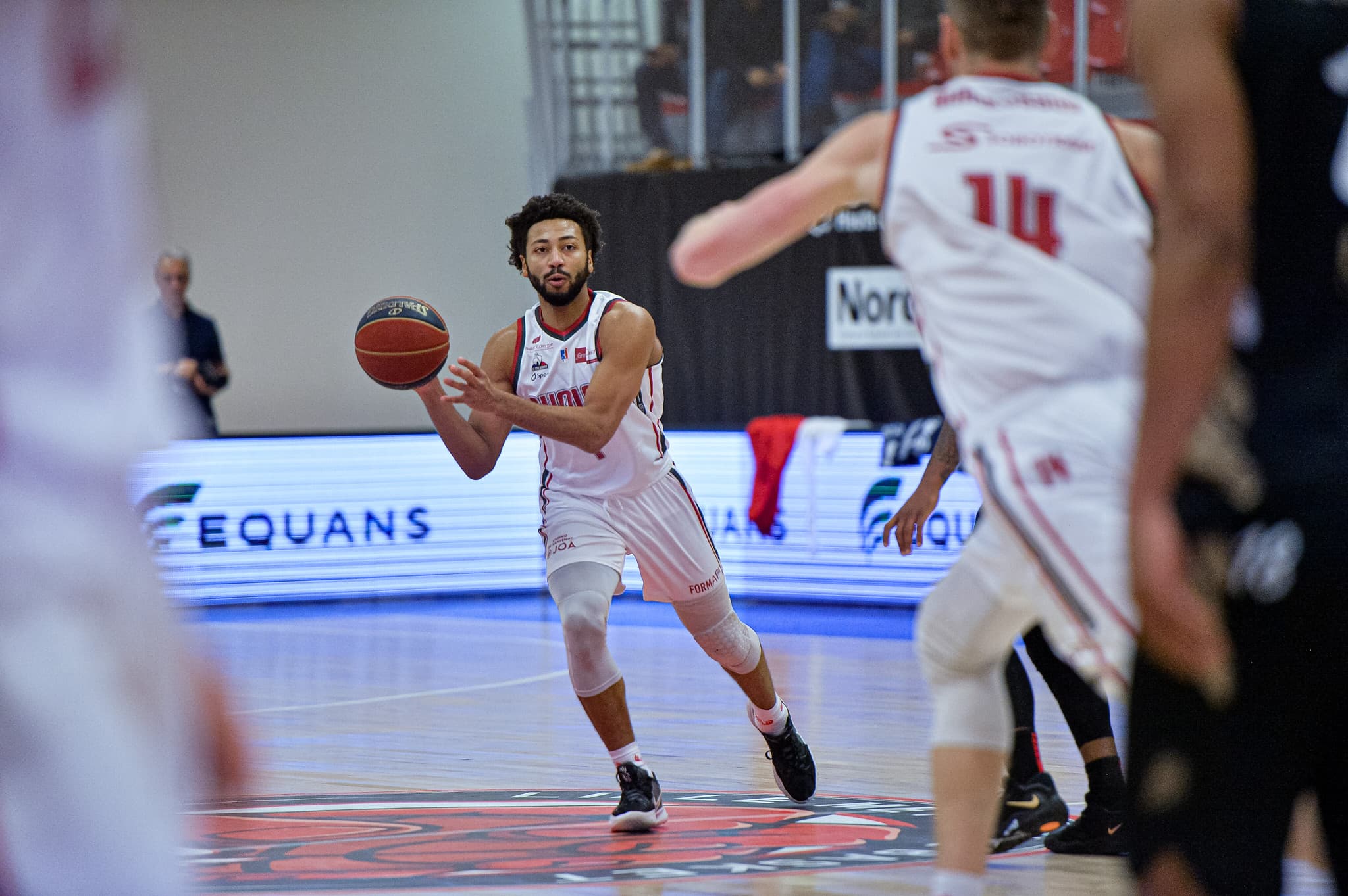 L’Élan Chalon face à un dilemme : Galen Robinson Jr. ou Tayler Persons ?