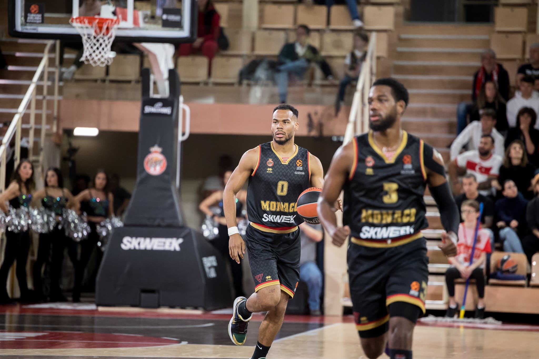 Monaco : Jordan Loyd va manquer un mois de compétition, Élie Okobo également out