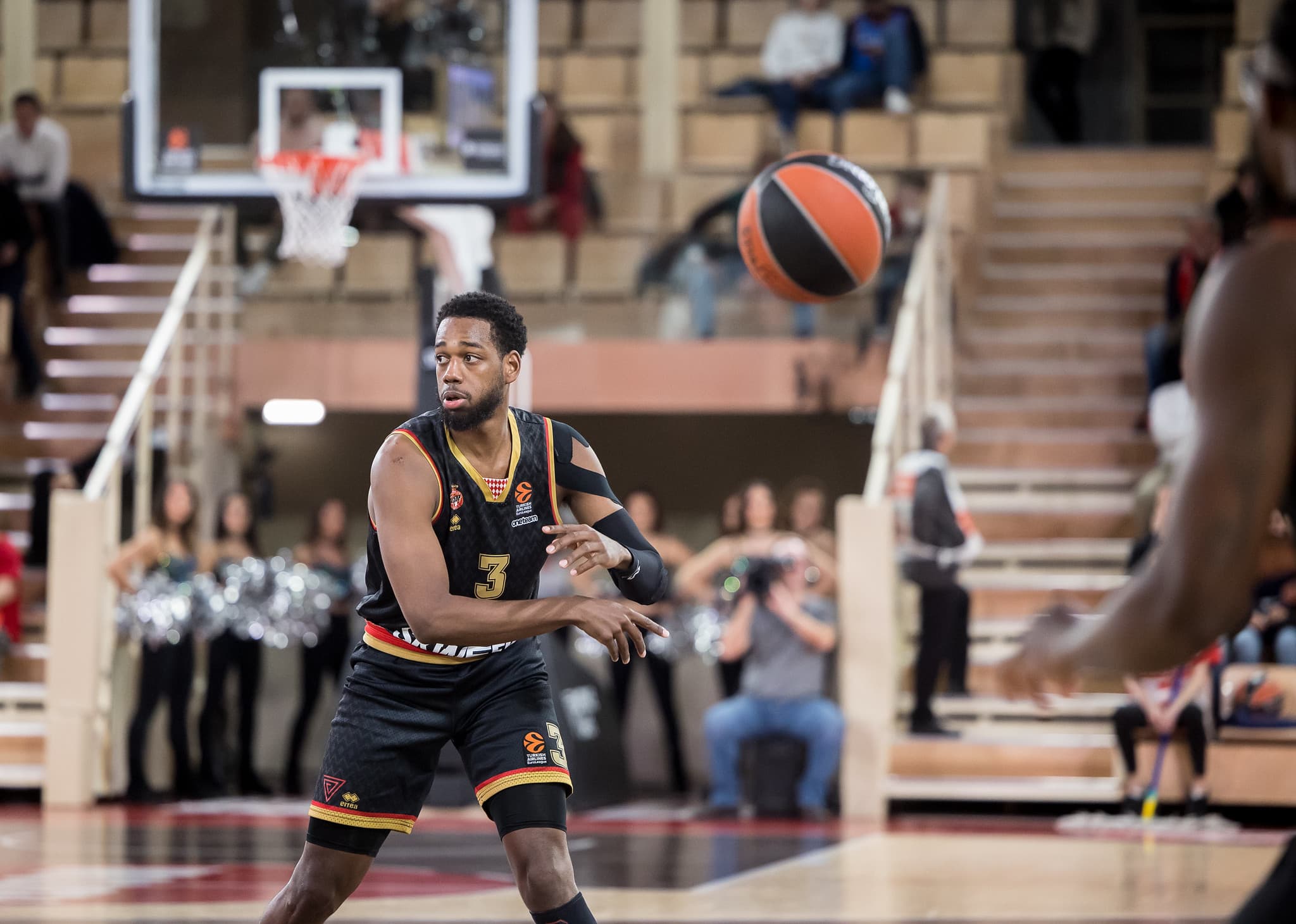 « J’adore ça » – Jordan Loyd découvre une sélection nationale avec la Pologne