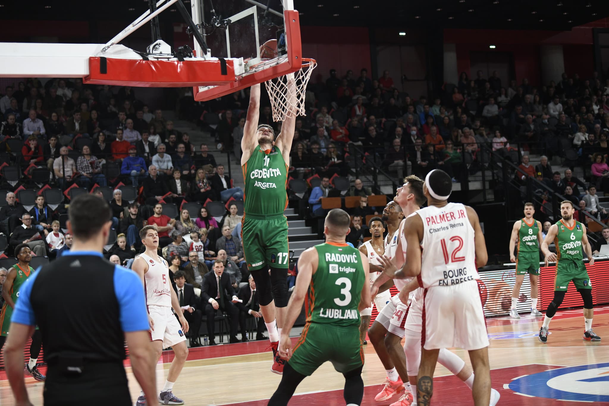 Contre la lanterne rouge, l’embûche de Noël de la JL Bourg