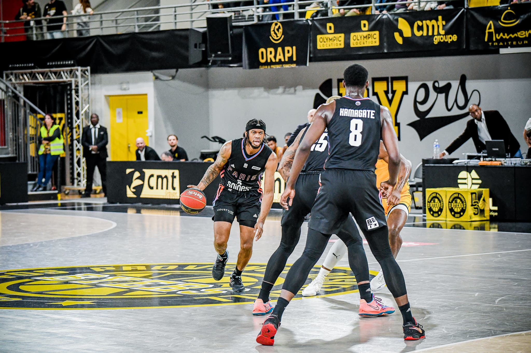 Paris remonte, Fos s’enfonce