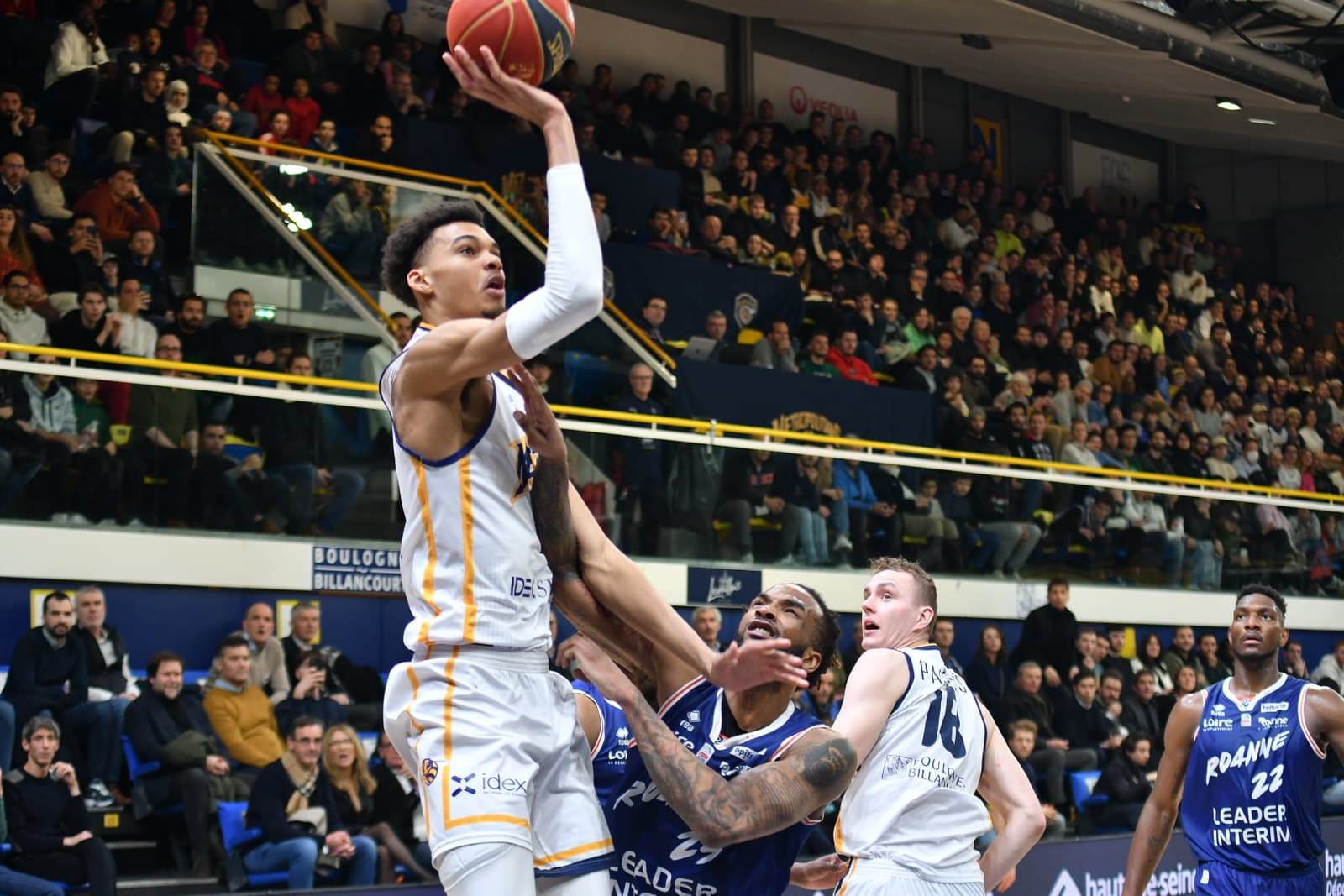 Triplé historique aux Trophées LNB pour Victor Wembanyama avant de rejoindre la NBA