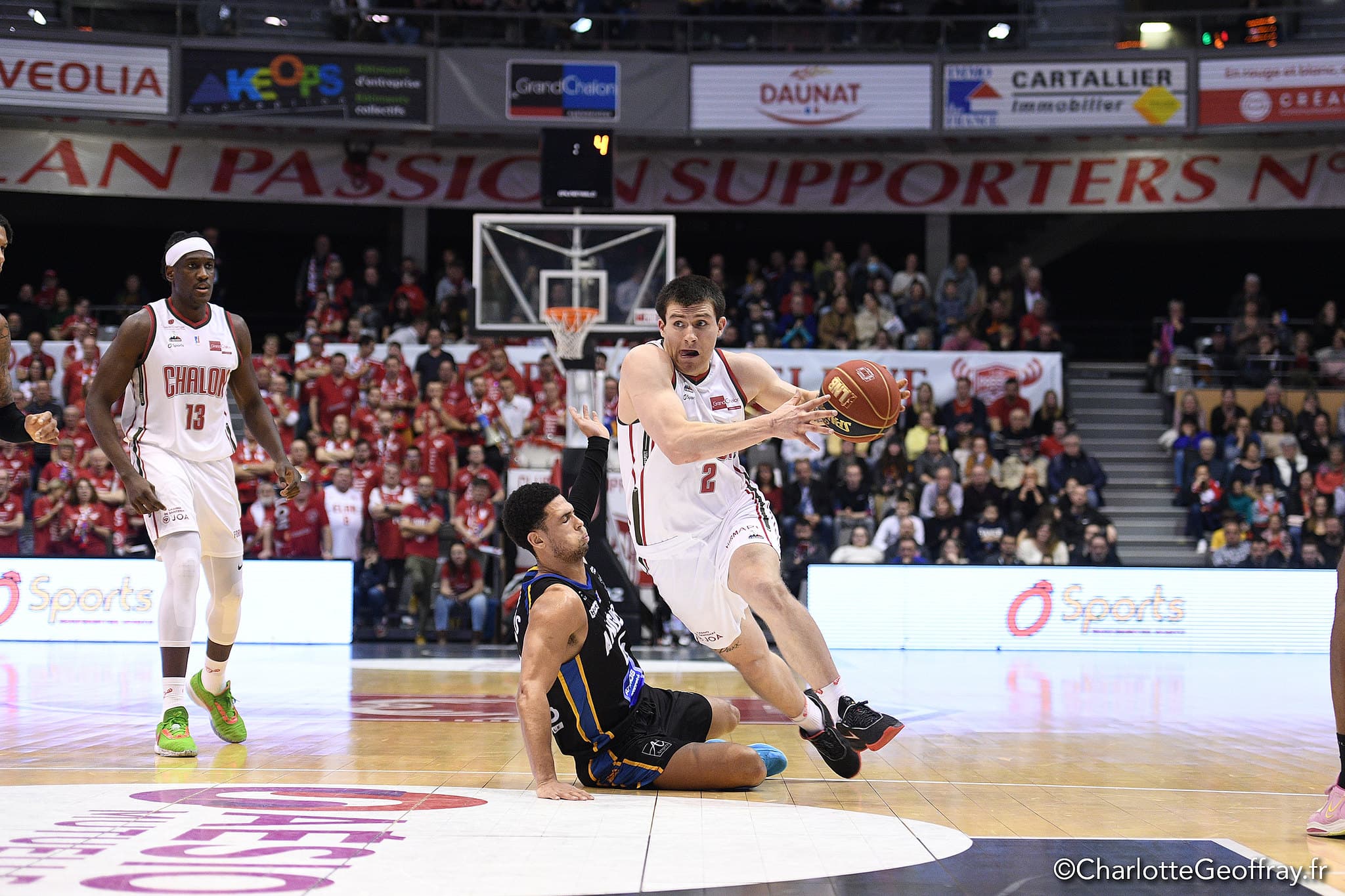 Tayler Persons rebondit en Pologne