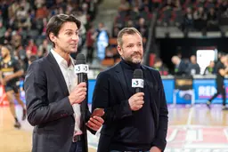 Simon Darnauzan, ici à droite, est devenu l'un des experts de NoA Basket. Il sera coach de la sélection de l'ELITE 2 au HOMKiA All Star Game ce samedi 13 juin.