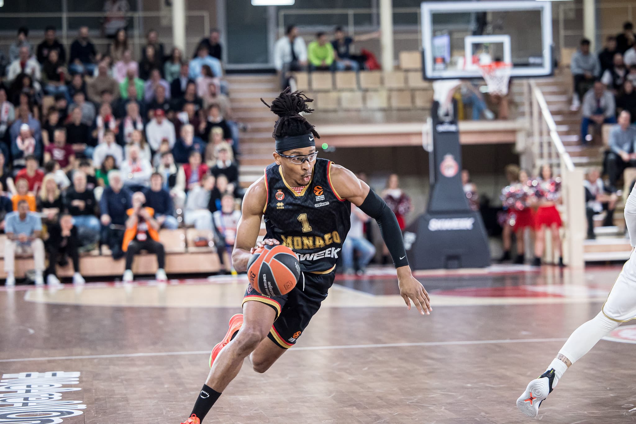 Chima Moneke va bien quitter Monaco pour Vitoria