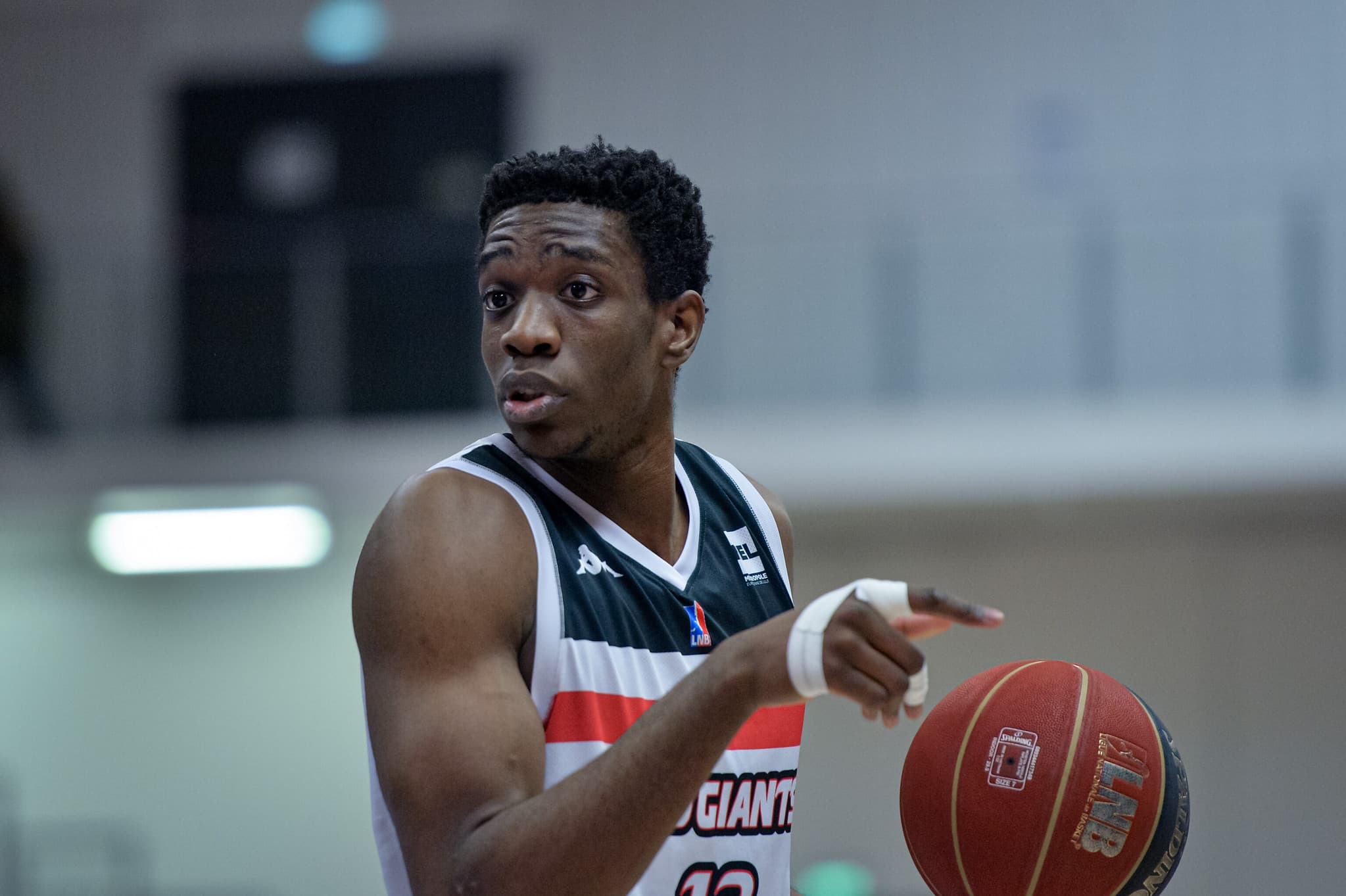 Essomé Miyem file à Denain