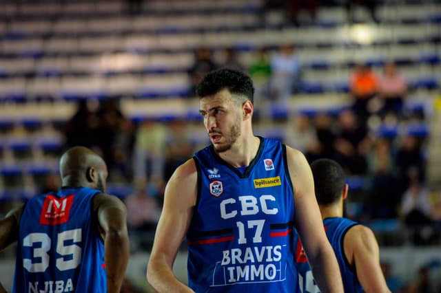 Mounir Bernaoui, deux ans de plus au Caen Basket Calvados