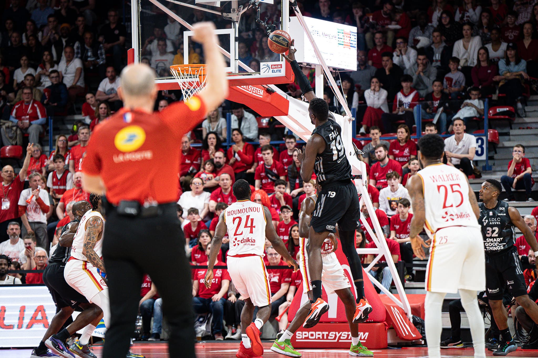 Entre inquiétude et bienveillance, la nouvelle programmation de Betclic ÉLITE ne fait pas l’unanimité