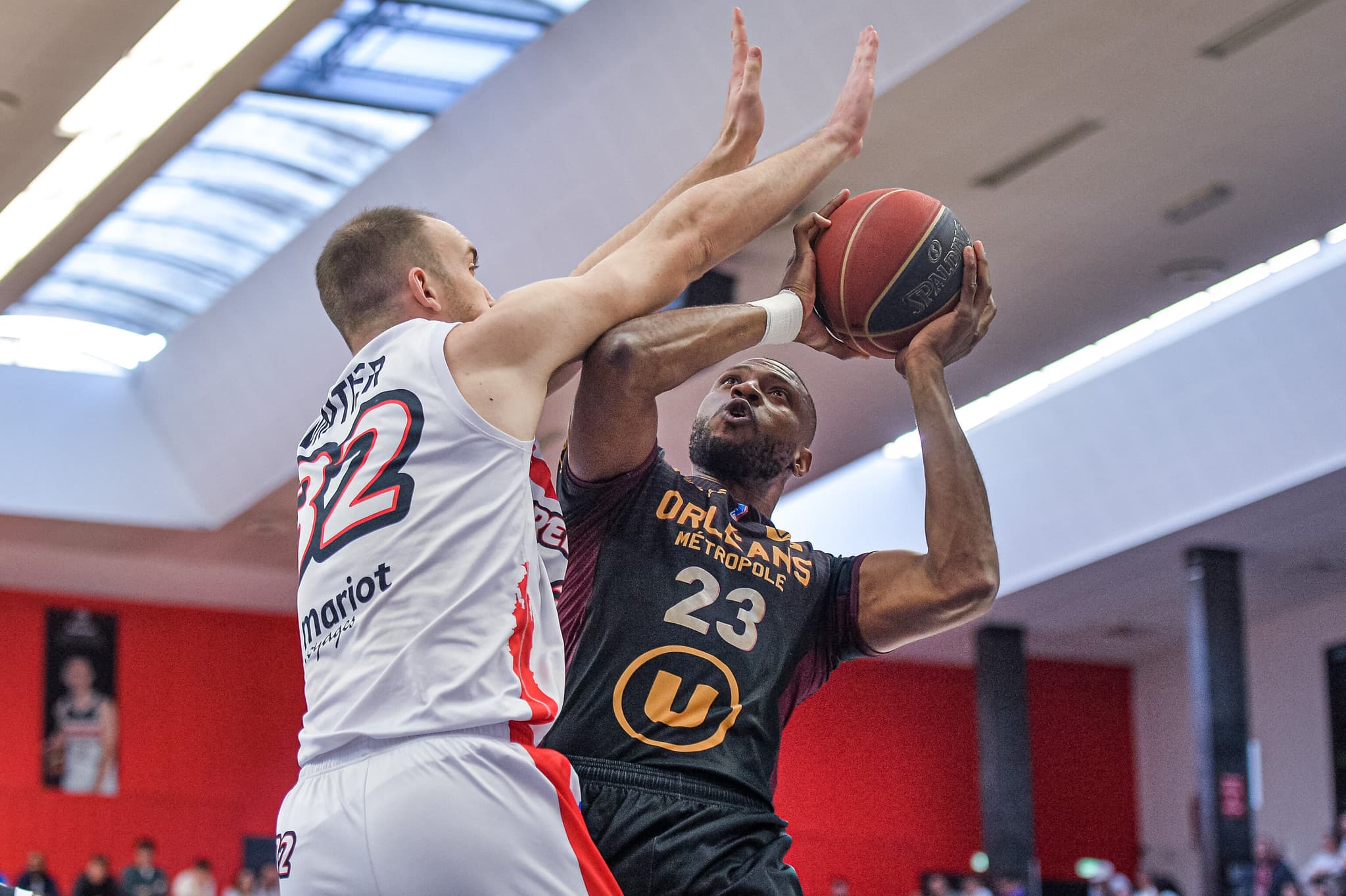 De la NM1 à la Betclic ÉLITE, au Mans, Tyran De Lattibeaudiere poursuit son ascension