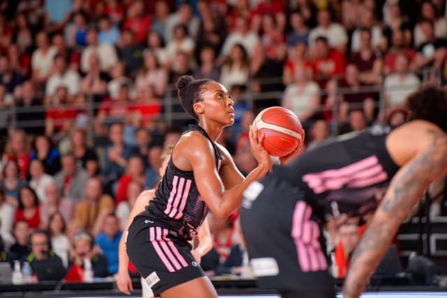L’hécatombe continue pour l’ASVEL : Sandrine Gruda absente plusieurs semaines !
