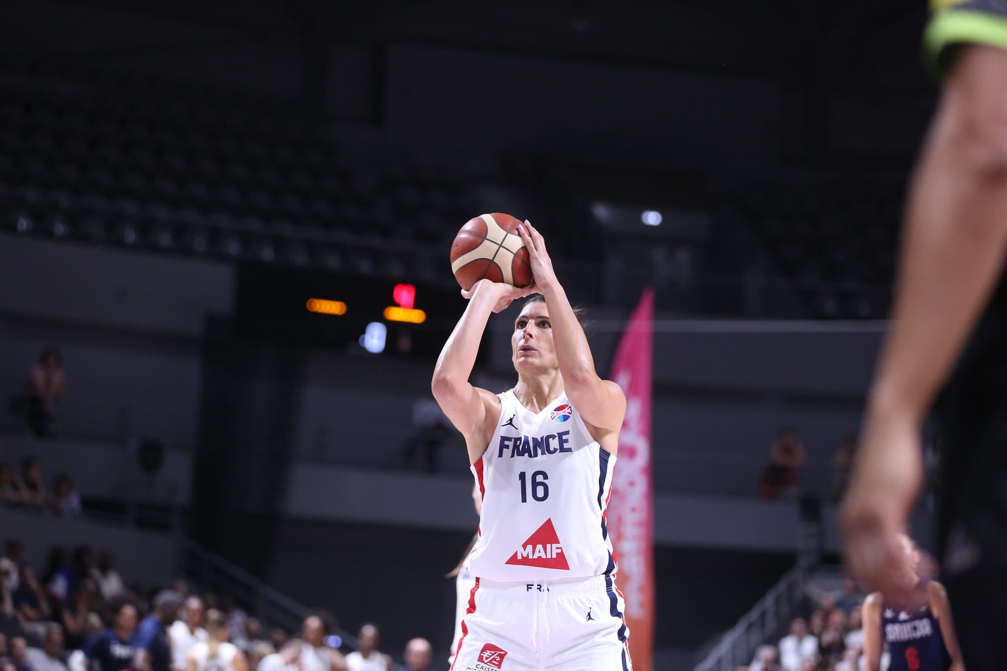 « Très peu de grandes dans les autres équipes » : Jean-Aimé Toupane explique la non-sélection d’Helena Ciak