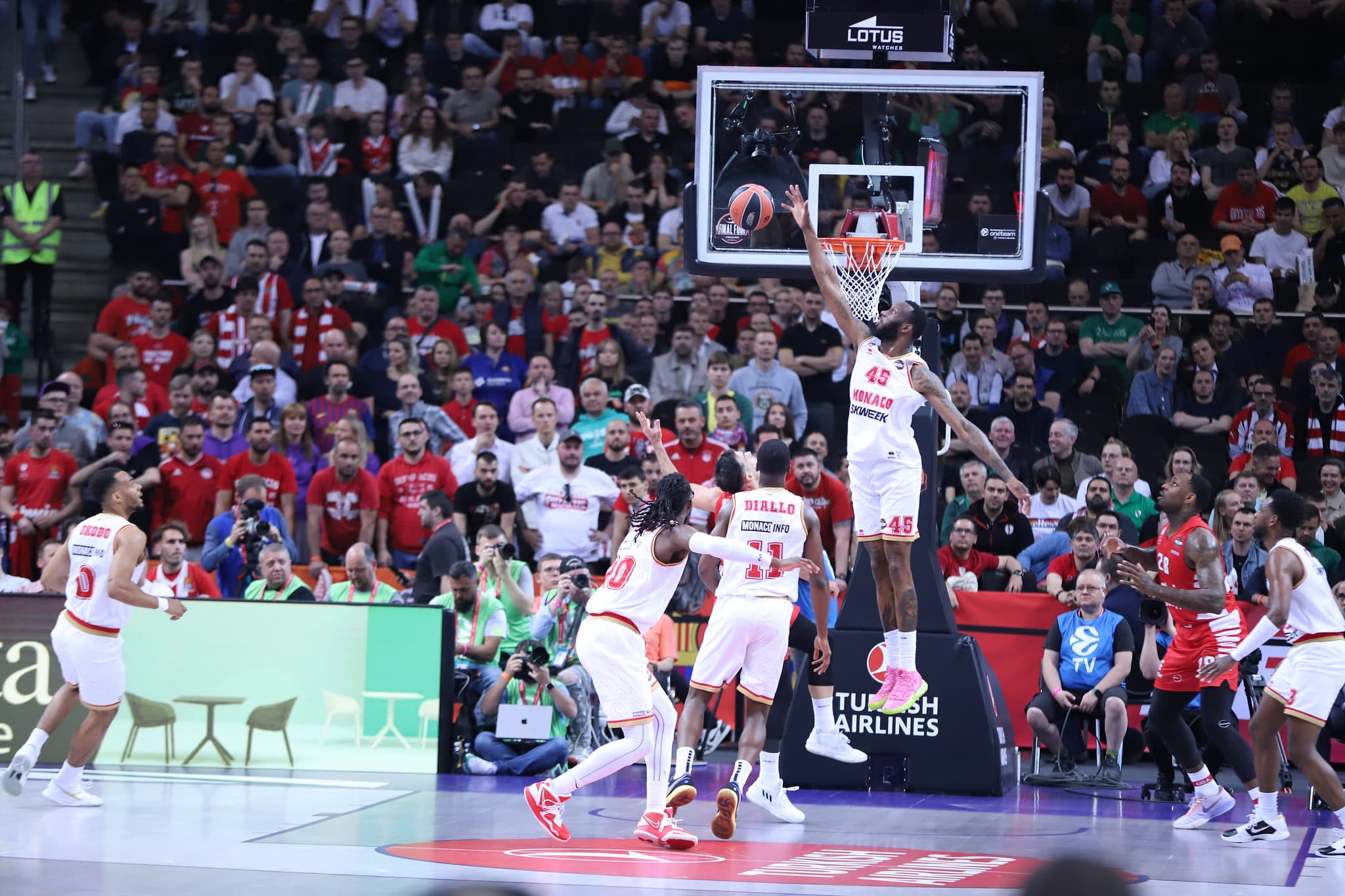 Donta Hall devrait obtenir un passeport azerbaïdjanais