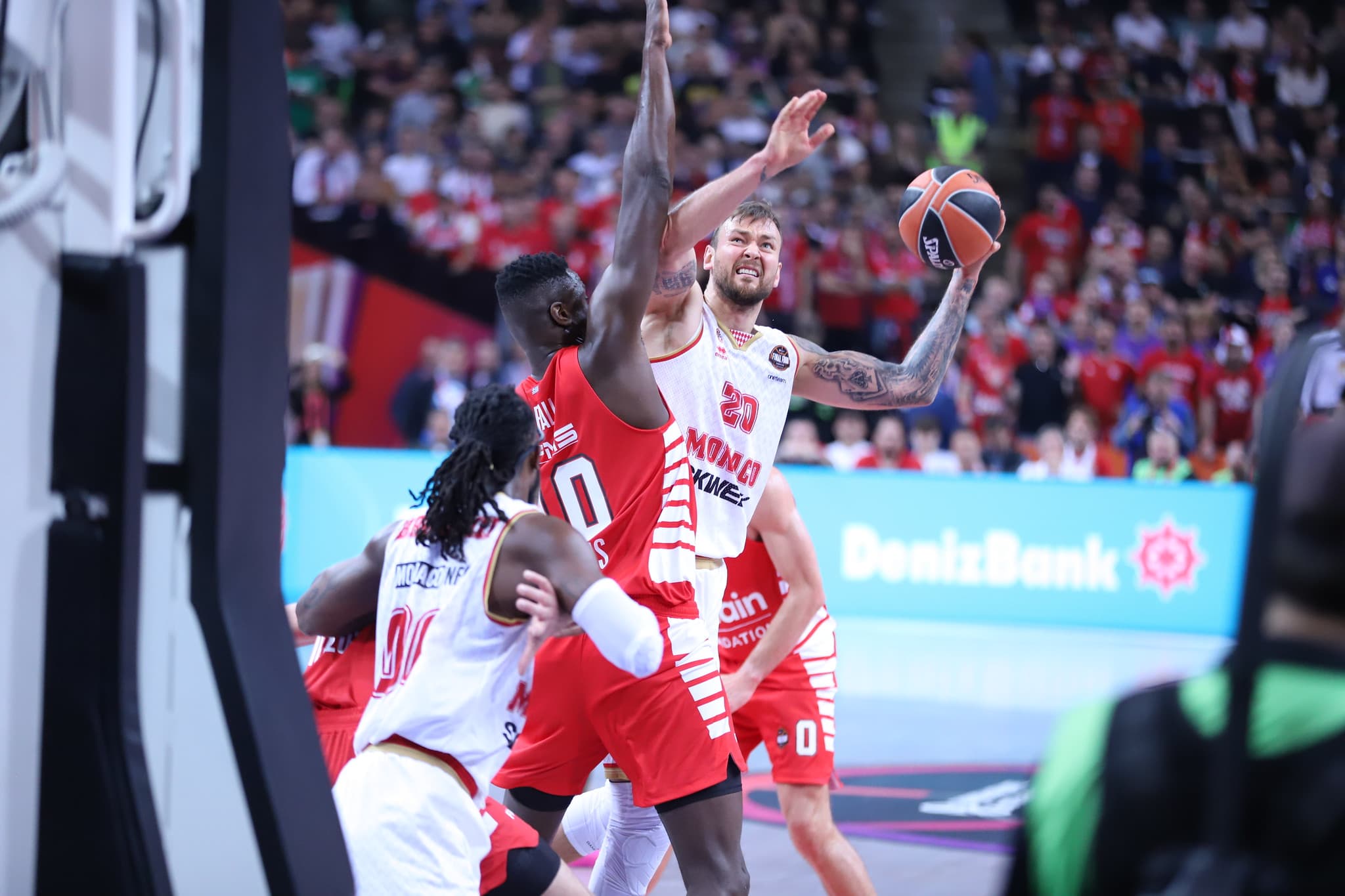 Le coup de pression de Donatas Motiejunas : « Si Monaco ne dit rien dans les prochains jours… »