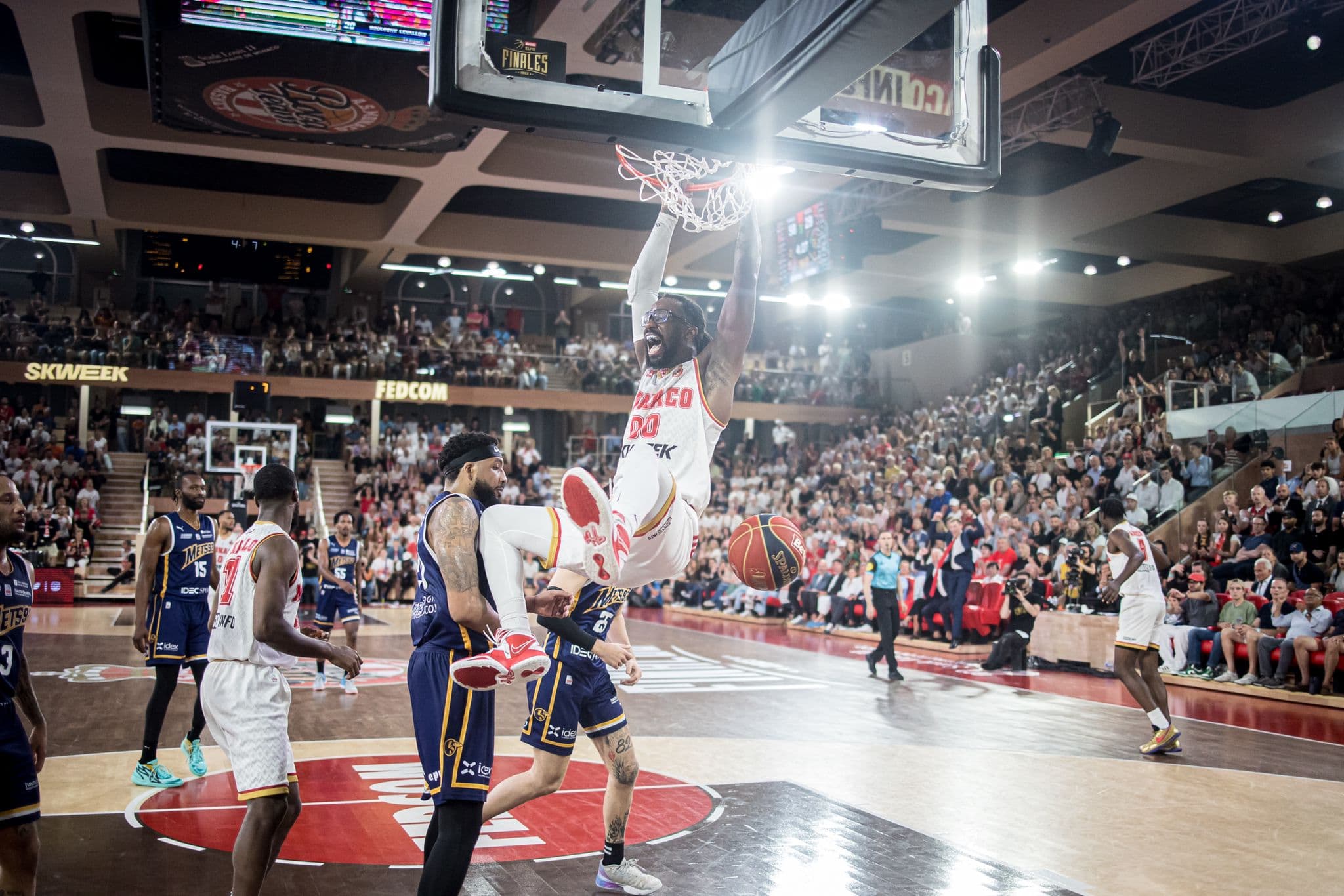 Monaco corrige les Metropolitans 92 lors du match 1